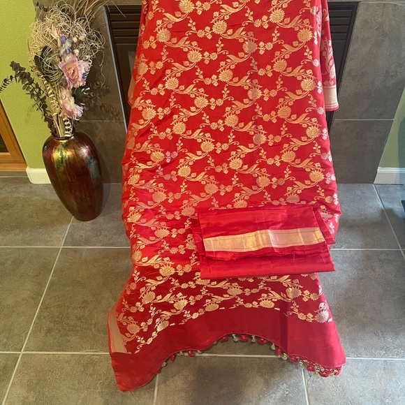 Handloom Cutwork Red Benarasi silk Saree With Bp - Picture 5 of 7